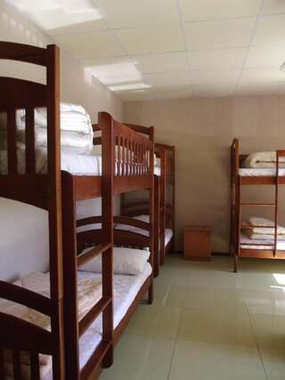 Хостелы Citrus Hostel Киев Кровать в общем 8-местном номере-1