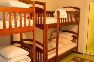 Хостелы Citrus Hostel Киев Кровать в общем 8-местном номере-3