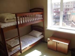 Хостелы Citrus Hostel Киев Кровать в общем 8-местном номере-7